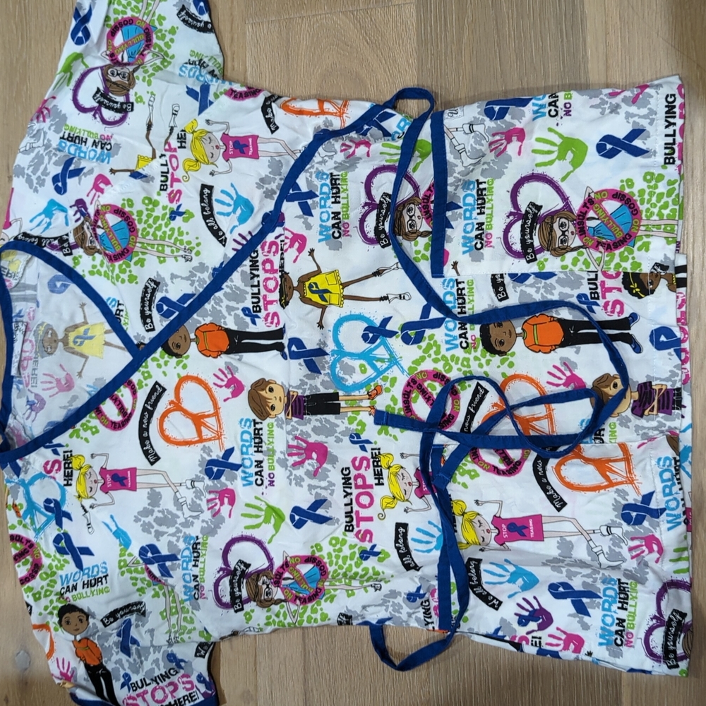 UA printed scrubs XS-S